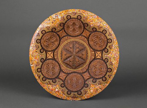 Decorative carved plate - MADEheart.com