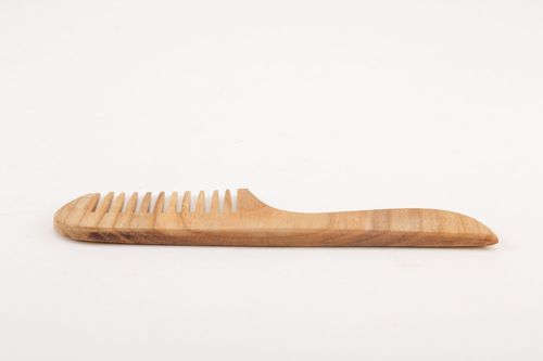 Wooden comb - MADEheart.com