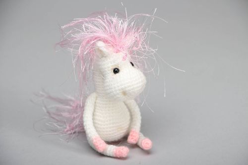 Gehäkeltes Kuscheltier Pony - MADEheart.com