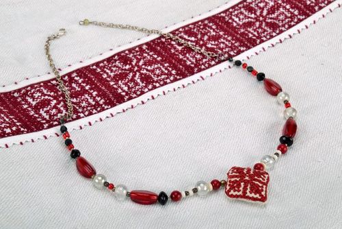 Red and white necklace in ethnic style  - MADEheart.com