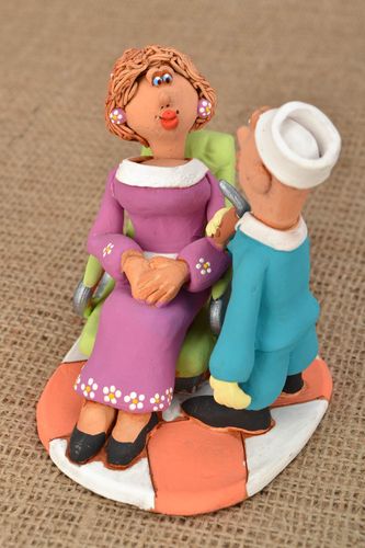 Figurilla de barro Dentista con paciente - MADEheart.com