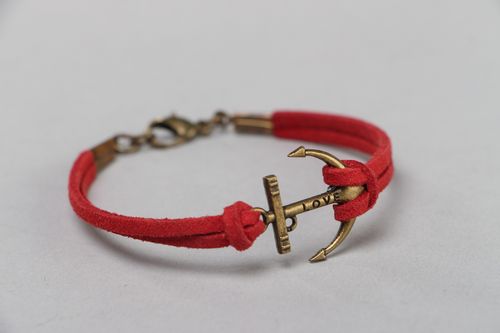 Handmade woven artificial suede bracelet in 1 turn - MADEheart.com