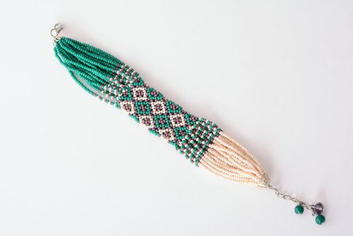 Beaded bracelet with ethnic patterns - MADEheart.com