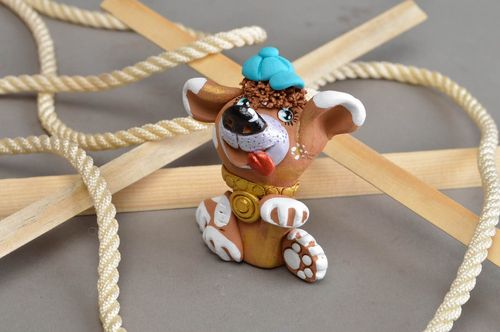 Figura de barro artesanal decoración de hogar regalo para amigos perro campeón - MADEheart.com