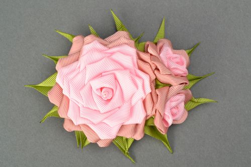 Rep ribbon hair clip in the shape of roses - MADEheart.com