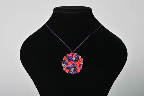 Colgante de arcilla polimérica artesanal adorno para el cuello bisutería de moda - MADEheart.com