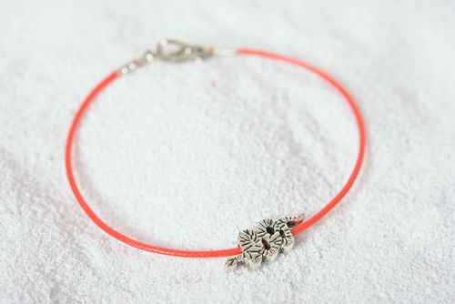 Bracelet cordon ciré Bijou fait main rouge fin avec serpent Cadeau femme - MADEheart.com