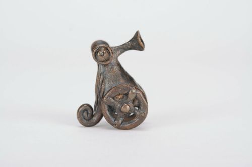 Estatueta de bronze artesanal - MADEheart.com