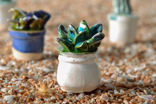 Figura de barro decorativa - MADEheart.com