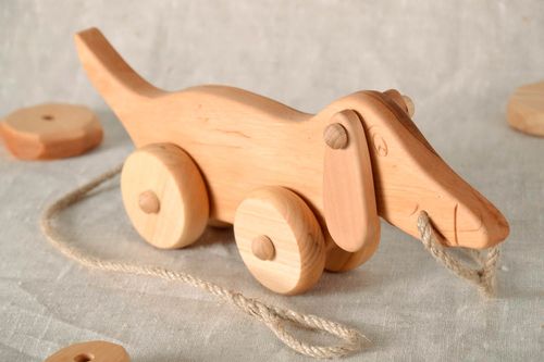 Деревянная игрушка-каталка Такса - MADEheart.com