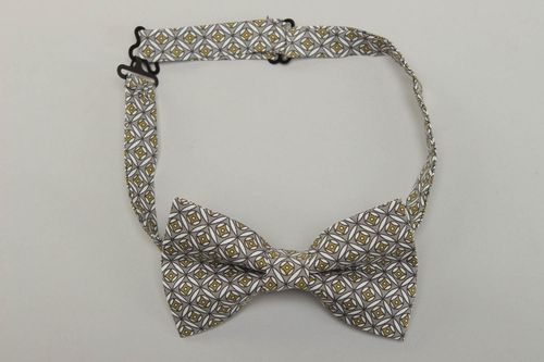 Textile bow tie with print - MADEheart.com