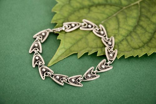 Elegant silver bracelet handmade chain bracelet designs cool jewelry designs  - MADEheart.com