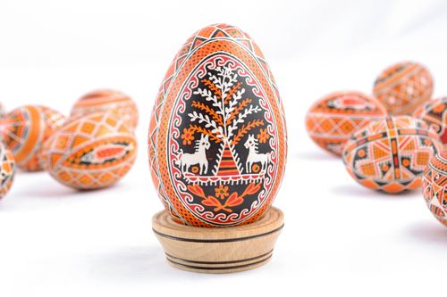 Handmade painted goose egg with animal motives - MADEheart.com
