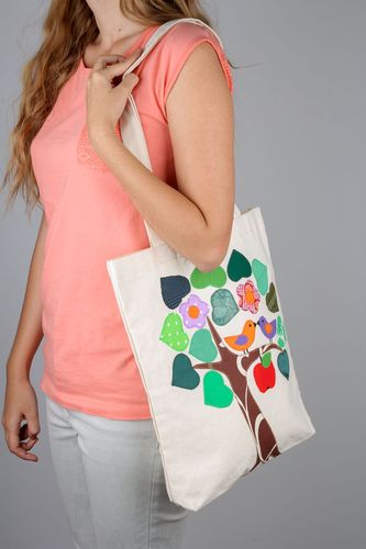 Cloth bag made using patchwork technique - MADEheart.com