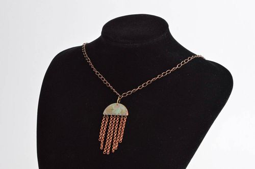 Pendentif métal Bijou fait main cuivre avec chaînes pendantes Accessoire femme - MADEheart.com