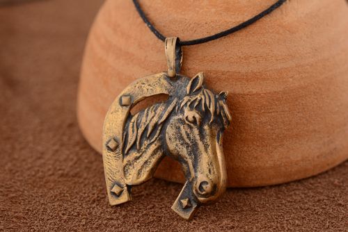 Bronze pendant Horseshoe - MADEheart.com