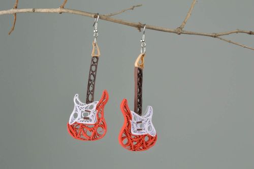Paper earrings in the shape of guitars - MADEheart.com