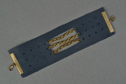 Pulsera de cuero natural negra con cadenitas - MADEheart.com