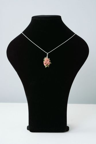 Plastic pendant for girls - MADEheart.com