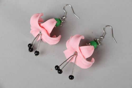 Blumen Ohrringe aus Polymerton - MADEheart.com