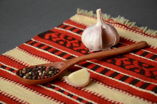 Cuillère à soupe en bois de chêne faite main - MADEheart.com