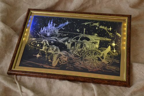 Cuadro artesanal de pared con iluminación La Princesa - MADEheart.com