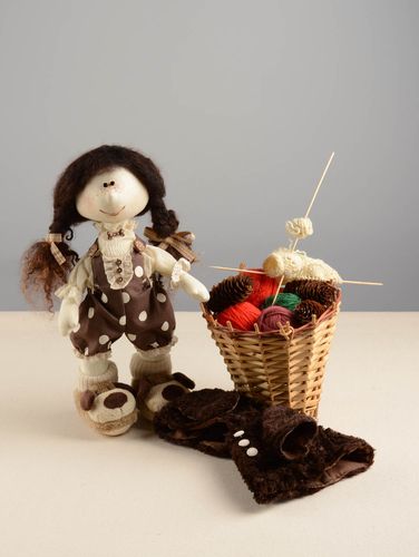 Handgemachte künstlerische Puppe aus Stoff originell Leinen klein für Sammler - MADEheart.com