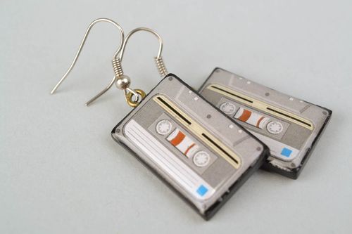 Pendientes de arcilla polimérica en la técnica de decoupage  - MADEheart.com