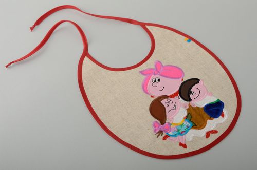 Childrens linen bib with embroidery and applique work - MADEheart.com