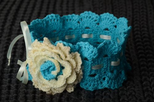 Handmade crochet childrens headband - MADEheart.com