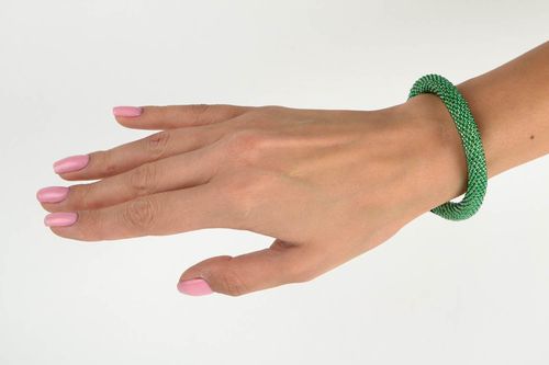 Bracelet vert Bijou fait main en perles de rocaille au crochet Cadeau femme - MADEheart.com
