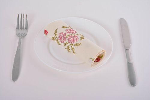 Designer handmade cotton napkin with floral cross stitch embroidery - MADEheart.com