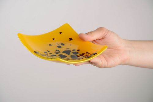 Glasteller in gelb Giraffe  - MADEheart.com
