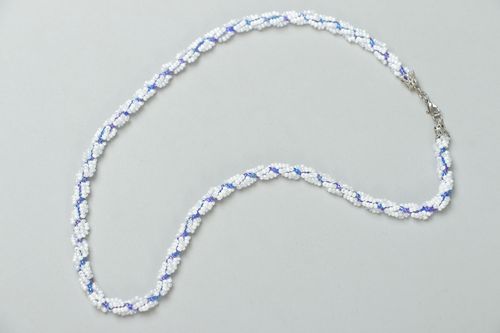 Collier crocheté en perles de rocailles fait main - MADEheart.com