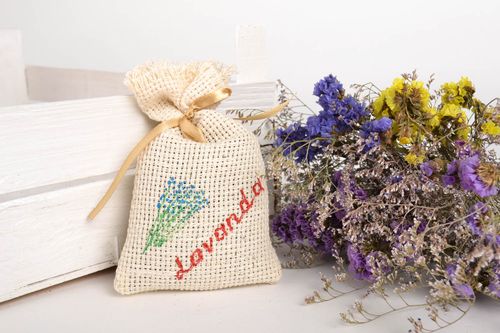 Handmade home decor sachet bag lavender sachet aroma therapy scented sachet - MADEheart.com
