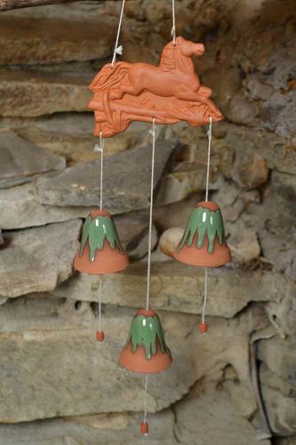 Clochettes peintes réalisées en céramique faites main suspension décorative - MADEheart.com