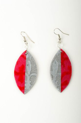 Boucles doreilles feuilles Bijou fait main gris-rose Cadeau pour femme - MADEheart.com