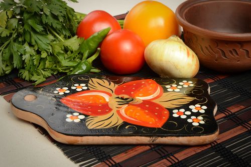 Tabla de madera para cortar artesanal menaje de cocina regalo original para mujer - MADEheart.com