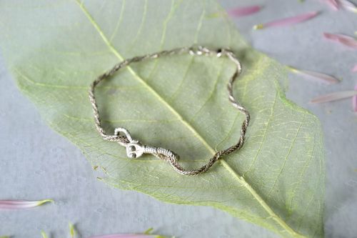 Female silver bracelet - MADEheart.com