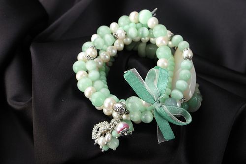 Natural stone bracelet with pearls - MADEheart.com