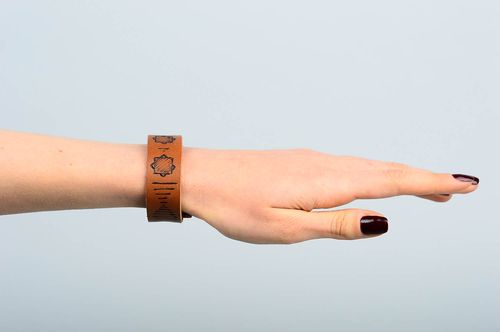 Beautiful handmade bracelet designs leather wrist bracelet fashion trends - MADEheart.com
