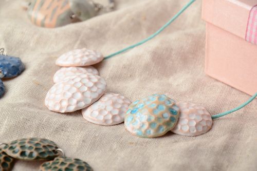Collier en argile peint démaux fait main clair - MADEheart.com