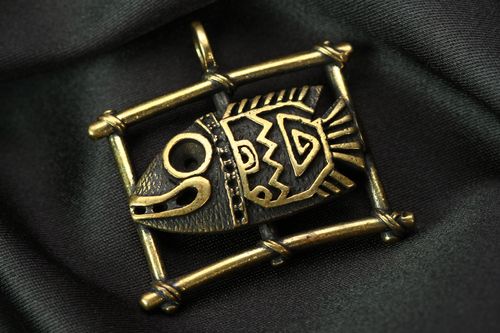 Pendentif en bronze fait main Poisson - MADEheart.com