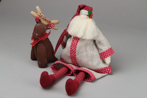 Jouet mou fait main Saint-Nicolas avec cerf - MADEheart.com