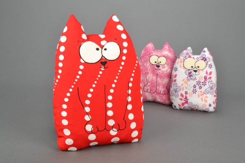 Kissen in Form des Katers - MADEheart.com