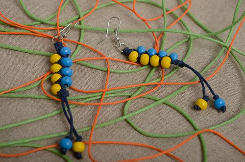 Macrame earrings with wooden beads - MADEheart.com