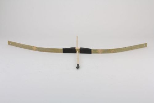 Arco giocattolo fatto a mano giocattoli da bambini prodotto piccolo di legno - MADEheart.com