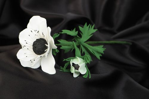 Dekorative Blume aus Textil Foamiran für Interieur Dekor handmade Weiße Anemone - MADEheart.com