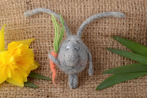 Handmade funny decorative fridge magnet felted of wool gray rabbit with carrot - MADEheart.com