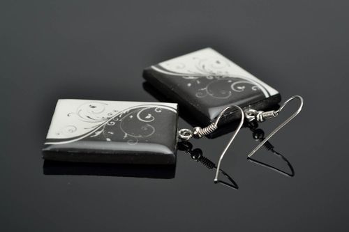 Brincos compridos de argila de polímero feitos à mão acessórios de mulher artesanais Yin Yang - MADEheart.com